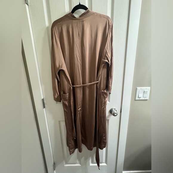 Wilfred Satin Robe - Picture 7 of 9